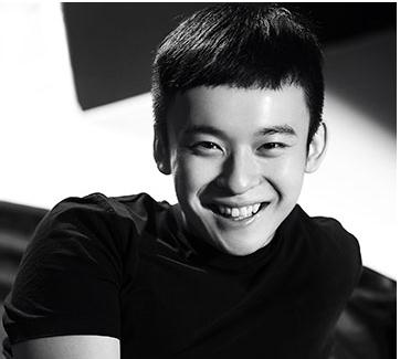 王京花陪伴孙怡现身医院,董子健头顶母亲的光环依旧特别的努力