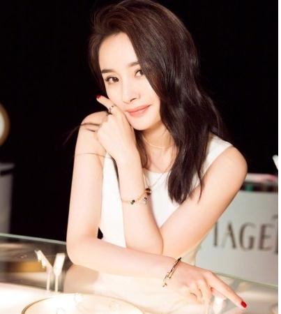 杨幂成为伯爵possession系列推广大使,“定义自我”尽显都是女性自信