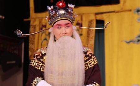 明星经纪公司:麒麟剧社陶阳演出惹争议,义父郭德纲深夜发文!