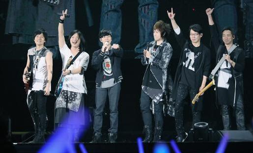 艺人经纪公司:五月天演唱会林俊杰惊喜助阵,合唱《黑暗骑士》