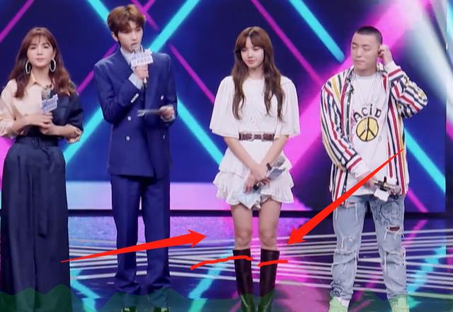 《青春有你2》Lisa腿型曝光